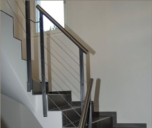 Guarda-corpo em aço inoxidável - KELLER TREPPENBAU AG - com cabos / para ambiente interno / para escada