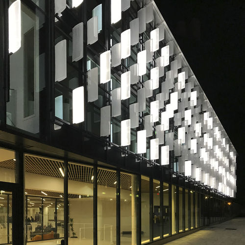 Painel decorativo para fachada - CENTRE DES CONGRES D'ANGERS - DACRYL® - retroiluminado / rígido / LED