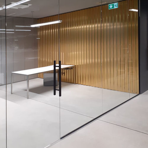 Divisória removível - e-wall - sintesi - GFS Design - com vidro / em alumínio / da linha comercial