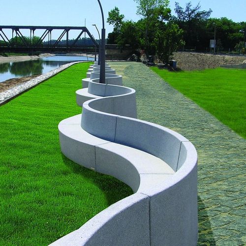 Banco para espaço público contemporâneo - MIA: CONCAVE AND CONVEX - A Amop Synergies - em concreto / com encosto
