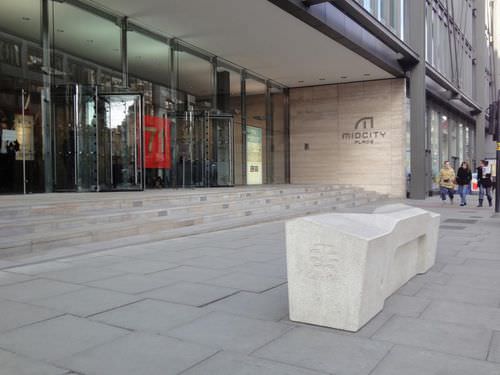 Banco para espaço público contemporâneo - SOLTAS : CAMDEN - A Amop Synergies - em concreto