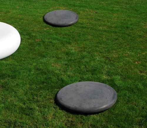 Banco para espaço público de design orgânico - LANDSCAPES : TOPPER XL - A Amop Synergies - em concreto