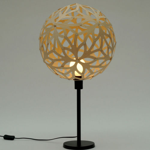 Luminária de mesa - FLORAL - David Trubridge Design - metálica / em bambu / em compensado