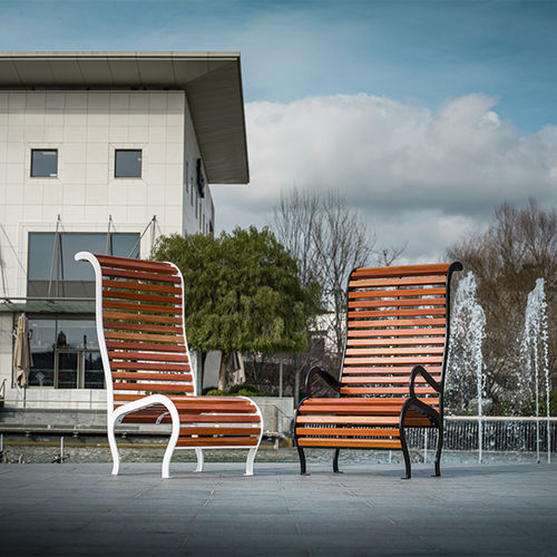 Cadeira contemporânea - M-A KUSTOM - CYRIA | Mobilier Urbain - para ambiente externo / em madeira / com base em aço