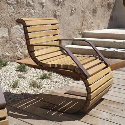 Cadeira de jardim contemporânea - MIGRATION - CYRIA | Mobilier Urbain - para ambiente externo / em madeira / com base em aço