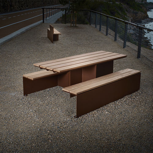 Mesa de piquenique contemporânea - MONSIEUR - CYRIA | Mobilier Urbain - em madeira / com base em aço galvanizado / com base em aço termolacado
