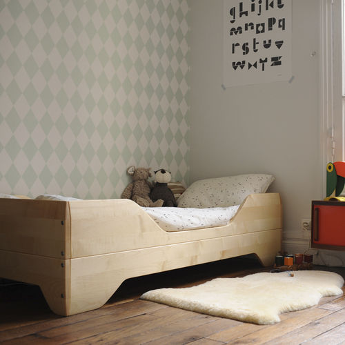 Cama de solteiro - ECHO - Kalon Studio - contemporânea / infantil / em madeira
