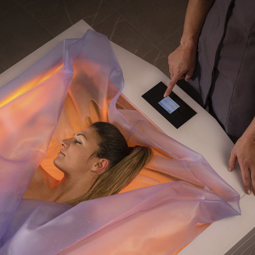 Cama de massagem com jatos de água com cromoterapia - NUVOLA - Starpool - com jato de água / com altura ajustável / da linha comercial