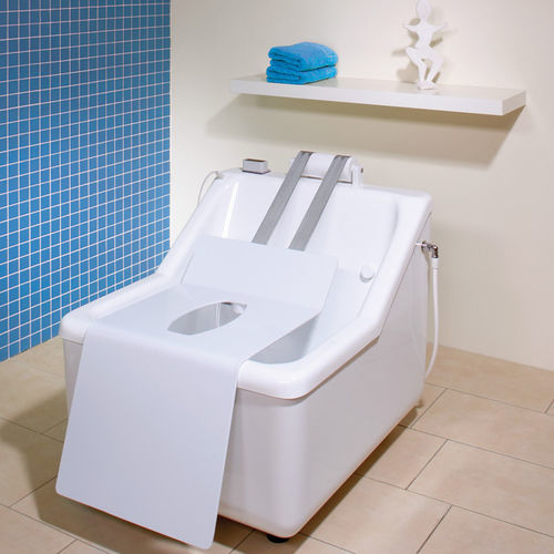 Banheira hospitalar - NÜRNBERG - Trautwein - com pés / para uso profissional / em acrílico