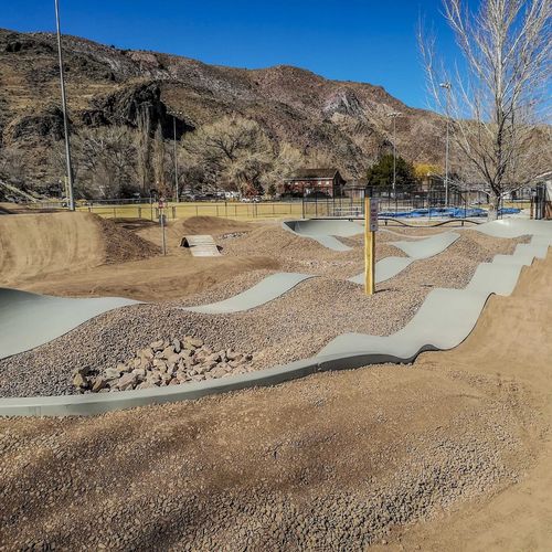 Pista de pump track para skatepark - CALIENTE, NV - World Skate Parks - em concreto