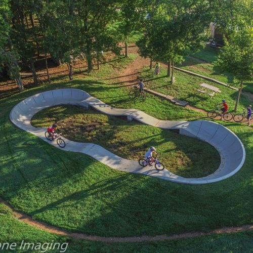 Pista de pump track para skatepark - HIGHLANDVILLE, MO - World Skate Parks - em concreto