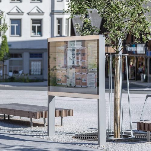 Painel informativo para ambiente externo - C-LIGHT IF - mmcité street furniture - luminoso / em vidro / em aço