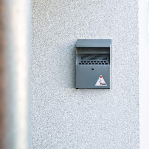 Cinzeiro de parede - 3334 - DURABLE - em aço / para ambiente externo / para espaço público