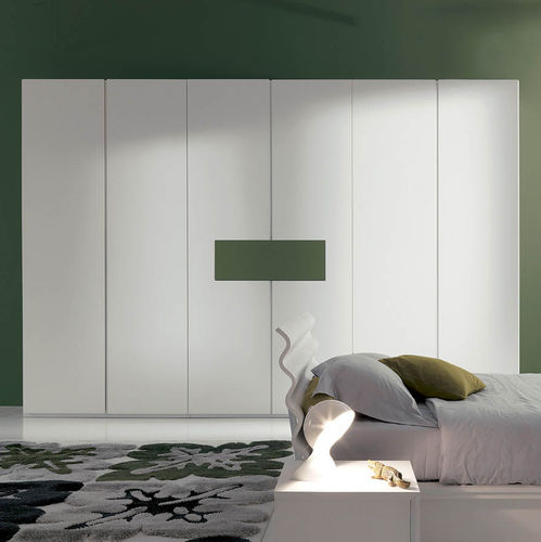 Guarda-roupa contemporâneo - DREAM - Fimar Srl - em madeira laqueada / com portas de abrir / com tela de TV integrada