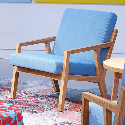 Poltrona para interlocutor contemporânea - ORLY - Orange Box - em tecido / em madeira / azul
