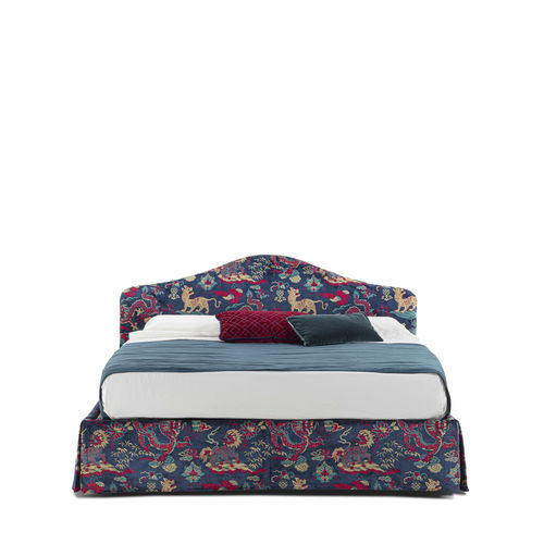 Cama de casal - CLASSICO - Divani Santambrogio - de estilo / estofada / com cabeceira