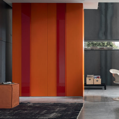 Guarda-roupa contemporâneo - STEP DECOR - Maronese - em madeira laqueada / em madeira de freixo / com portas de abrir