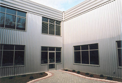 Revestimento de fachada em painéis - BELVEDERE RIB - ATAS International - metálico / liso