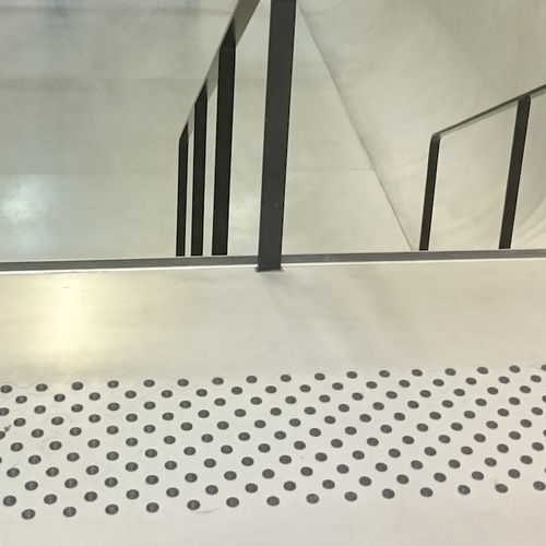 Pino para piso tátil em aço - CP5C - Proople - em aço de alta resistência