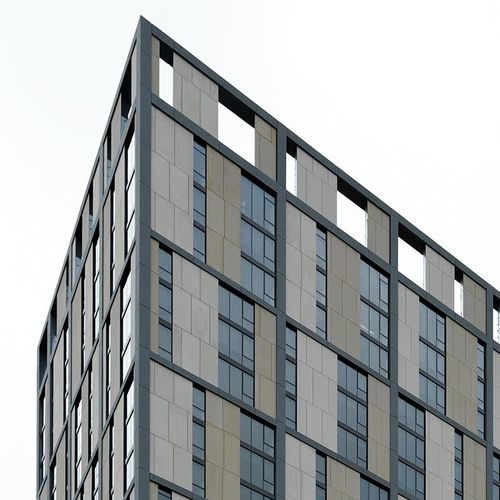 Fachada em concreto reforçado com fibra de vidro - SOLSTICE ON THE PARK - Rieder Facades GmbH - acústica / com iluminação / resistente às intempéries