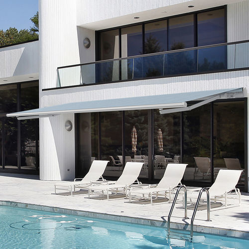 Toldo reto de braço pivotante - FUTURA - KE Outdoor Design - manual / para varanda / branco