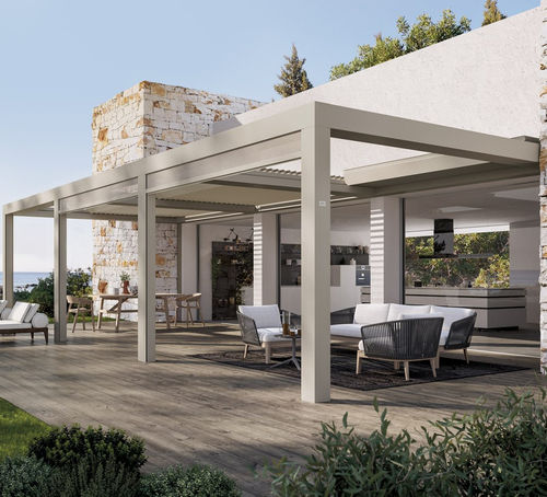 Pérgola apoiada em parede - Brera P - Pratic S.p.A - em alumínio / com lâminas orientáveis / com lâminas quebra-sol
