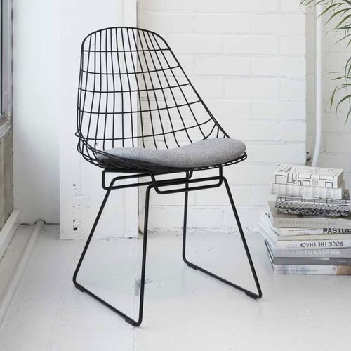 Cadeira contemporânea - SM05  - pastoe - para ambiente interno / em aço / com base tipo trenó