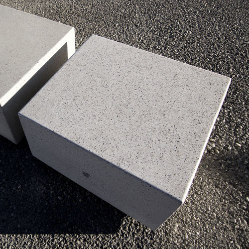 Banco para espaço público contemporâneo - KUBB M - BELLITALIA - em pedra reconstituída / sem encosto / sem braços