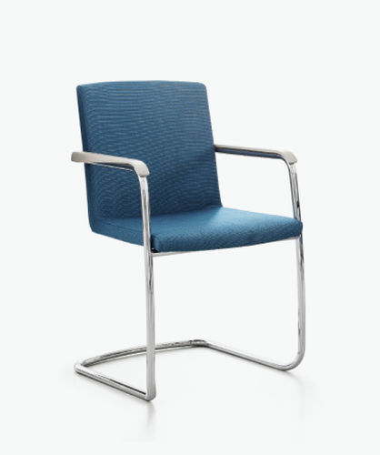 Cadeira para interlocutor contemporânea - LEON - Casala - para ambiente interno / em tecido / em faia