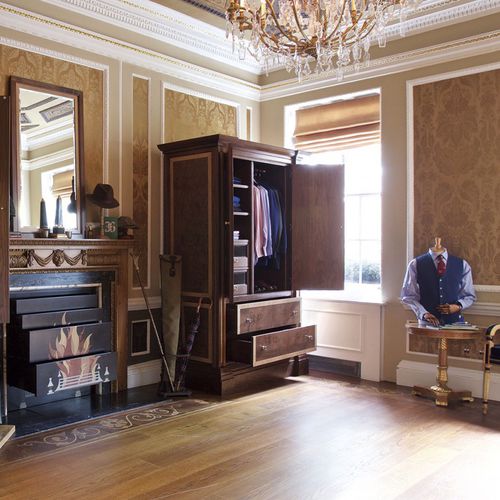 Guarda-roupa clássico - MR MITCHELL’S MAYFAIR TOWNHOUSE - Clive Christian - em carvalho / em nogueira americana / em couro