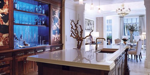 Cozinha clássica - MANHATTAN  - Clive Christian - em nogueira / com ilha / escondida