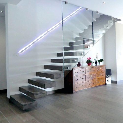 Escada reta - EGO : 5421 - Créateur d'escaliers Treppenmeister - com degraus em madeira / da linha residencial / para ambiente interno