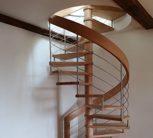 Escada helicoidal - Créateur d'escaliers Treppenmeister - com degraus em madeira / com estrutura metálica / em madeira