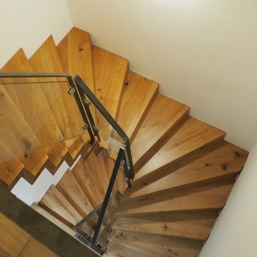 Escada em L - Créateur d'escaliers Treppenmeister - em U / com degraus em madeira / metálica