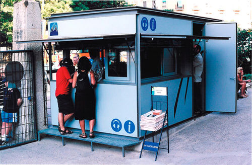 Quiosque de informação - HABANA 18 - URBADIS Microarquitectura - metálico