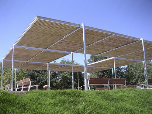 Pérgola para fixação ao piso - PERGOLA HABANA 1 - URBADIS Microarquitectura - em aço galvanizado / com cobertura de madeira / desmontável
