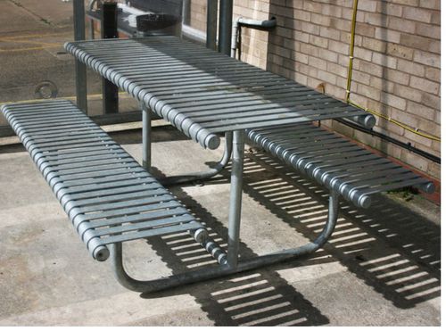 Conjunto de mesa e bancos clássico - TULIPE METAL - NORCOR MOB.URBAIN - metálico / para ambiente externo / para espaço público