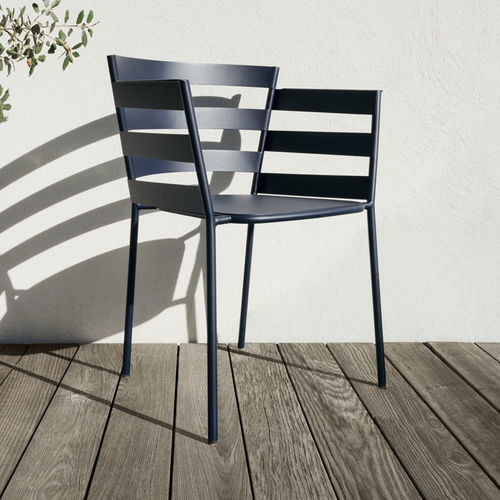 Cadeira contemporânea - RYTHMIC - FERMOB - para ambiente externo / para ambiente interno / em chapa de aço