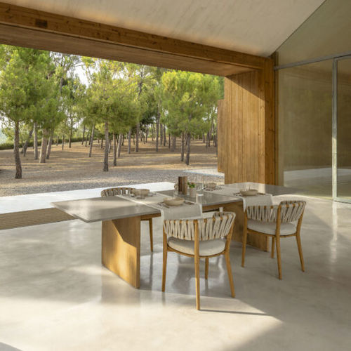 Mesa de jantar contemporânea - VENICE - TALENTI - em teca / de rocha vulcânica / com base em teca