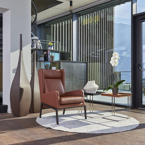 Poltrona design - DIXIE - Mazzoli Design - em couro / em espuma de poliuretano / Trevira CS®