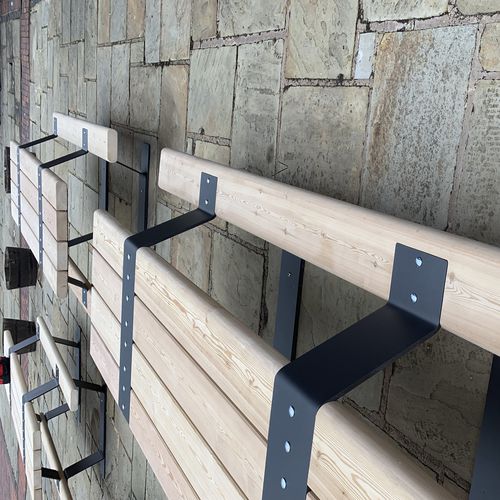 Mesa de piquenique contemporânea - NORTH  - Factory Street Furniture - em madeira / com base em aço galvanizado / com base em aço termolacado
