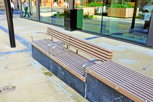 Banco para espaço público contemporâneo - CHURCH STREET, BIRMINGHAM - Factory Street Furniture - em madeira / em aço inoxidável / em granito