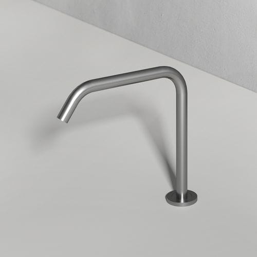 Bica de lavatório metálica - high - Rexa Design - de bancada