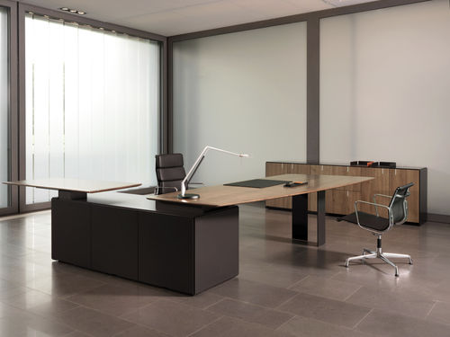 Mesa executiva - NEXT - Mobimex - contemporânea / em madeira maciça / de canto