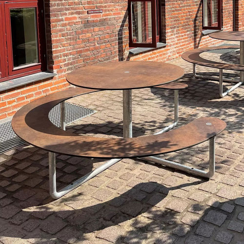 Mesa de piquenique contemporânea - ALTA - Concept Urbain - em HPL / com base em aço galvanizado / redonda