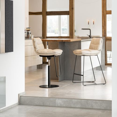 Banqueta alta contemporânea - ARVA - KFF - em couro / com base em aço / com apoio para pés