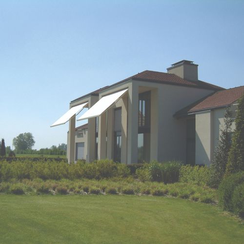 Toldo reto com box - B20 - Brustor - manual / motorizado / da linha comercial