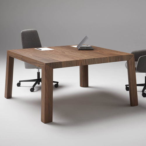 Mesa de reunião contemporânea - TOLA  - Ofifran - em nogueira americana / com base em madeira / retangular