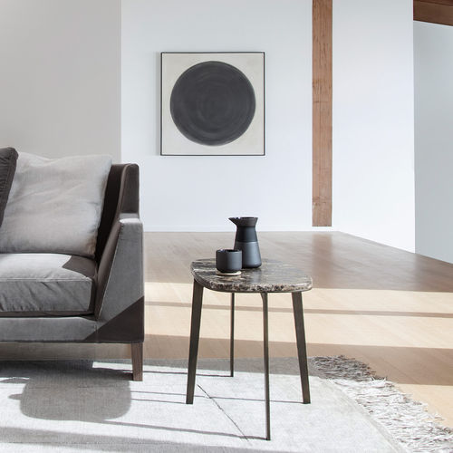 Mesa lateral contemporânea - SID - BENSEN - em mármore / com base metálica / redonda