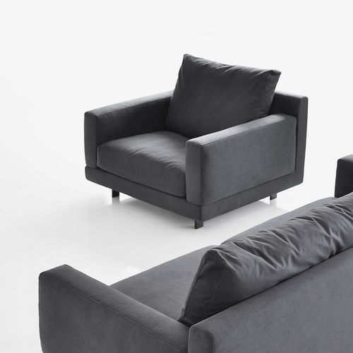 Poltrona contemporânea - ELLE - BENSEN - em tecido / com capa removível / cinza